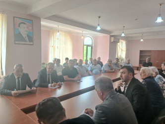 Füzuli RİH başçısı Alı Alıyev Mingəçevir şəhərində müvəqqəti məskunlaşıb yaşayan Füzuli rayonundan olan məcburi köçkünlərlə səyyar qəbul keçirdi!