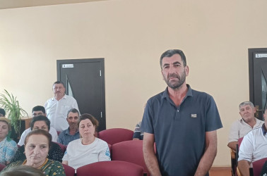 Füzuli Rayon İcra Hakimiyətinin başçısı Alı Alıyev Üçüncü Zobucuq qəsəbəsində səyyar qəbul keçirdi!