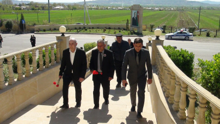 Aprel döyüşlərinin ildönümü ilə əlaqədar Horadiz şəhərində “Aprel şəhidləri”nin xatirəsinə ucadılımış abidə  ziyarət olundu!