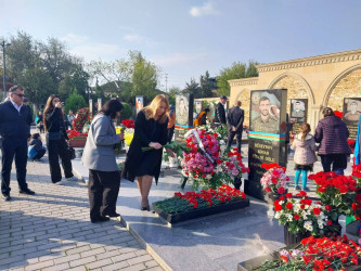 Vətən Müharibəsinin şəhidi Hüseynov Sənan Vidadi  oğlunun məzarı və ailəsi ziyarət olundu!