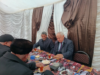 Füzuli RİH başçısı Alı Alıyev şəhid Niyaməddin Orucovun anasının yas mərasimində iştirak etdi!