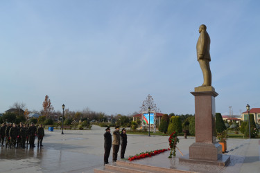Ulu Öndər Heydər Əliyevin xatirəsi dərin ehtiramla anırıq!
