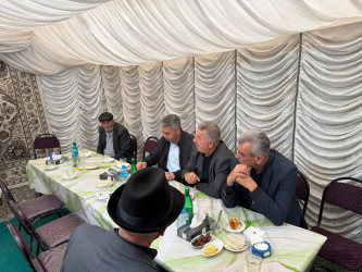 Füzuli Rayon İcra Hakimiyyətinin başçısı Alı Alıyev şəhid Qorxmaz Rəhimovun atası Tiflis Rəhimovun yas mərasimində iştirak etdi!