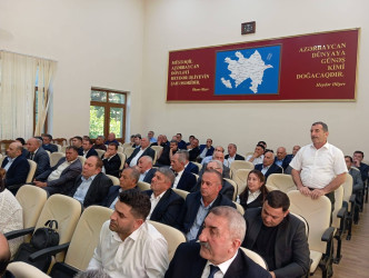 Füzuli Rayon İcra Hakimiyyətinin başçısı Alı Alıyev müşavirə keçirdi!