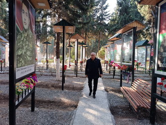 Füzuli RİH başçısı Alı Alıyev şəhid Elşad Hacıyevin anasının yas mərasimində iştirak etdi!