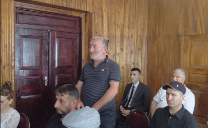 Füzuli RİH başçısı Alı Alıyev Cəlilabad rayonunda müvəqqəti məskunlaşıb yaşayan Füzuli rayonundan olan məcburi köçkünlərlə səyyar qəbul keçirdi!