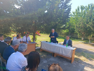 Füzuli Rayon İcra Hakimiyətinin başçısı Alı Alıyev Araz Zərgər kəndində səyyar qəbul keçirdi!