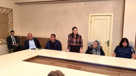 Füzuli RİH başçısı Alı Alıyev Lənkəran şəhərində müvəqqəti məskunlaşıb yaşayan Füzuli rayonundan olan məcburi köçkünlərlə səyyar qəbul keçirdi!