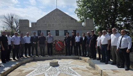 Böyük Bəhmənli kəndində yerləşən, Daxili Qoşunların Birinci Qarabağ müharibəsində şəhid olmuş əməkdaşları əziz xatirəsinə ucaldılmış abidə  ziyarət olundu!