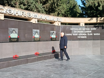 Füzuli RİH başçısı Alı Alıyev şəhid Elşad Hacıyevin anasının yas mərasimində iştirak etdi!