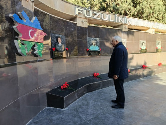Füzuli RİH başçısı Alı Alıyev şəhid Elşad Hacıyevin anasının yas mərasimində iştirak etdi!