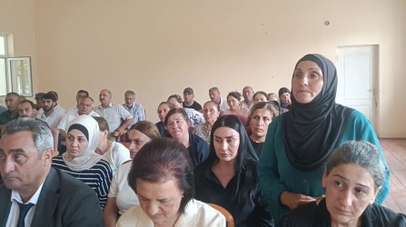 Füzuli Rayon İcra Hakimiyətinin başçısı Alı Alıyev İkinci Zobucuq qəsəbəsində səyyar qəbul keçirdi!