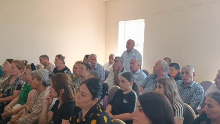 Füzuli Rayon İcra Hakimiyətinin başçısı Alı Alıyev Qazaxlar kəndində səyyar qəbul keçirdi!
