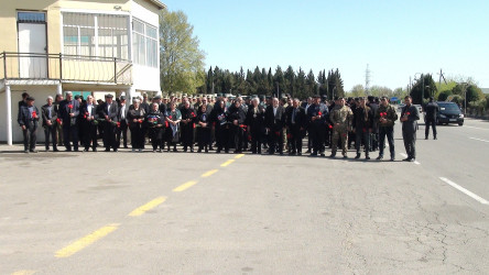 Aprel döyüşlərinin ildönümü ilə əlaqədar Horadiz şəhərində “Aprel şəhidləri”nin xatirəsinə ucadılımış abidə  ziyarət olundu!