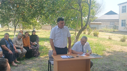 Füzuli Rayon İcra Hakimiyyətinin başçısı Alı Alıyev Kərimbəyli kəndində səyyar qəbul keçirdi.