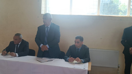 Füzuli RİH başçısı Alı Alıyev İmişli rayonunda müvəqqəti məskunlaşıb yaşayan Füzuli rayonundan olan məcburi köçkünlərlə səyyar qəbul keçirdi!