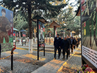 Füzuli RİH başçısı Alı Alıyev və Aparatın kollektivi tərəfindən Horadiz şəhərində yerləşən “Qəhrəmanlar Parkı” ziyarət olundu!