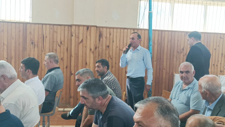 Füzuli Rayon İcra Hakimiyətinin başçısı Alı Alıyev Birinci Zobucuq qəsəbəsində səyyar qəbul keçirdi!
