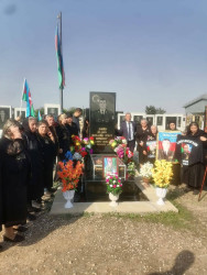Vətən Müharibəsinin mülki şəhidi Həmidov Elşən Məzahir oğlunun məzarı və ailəsi  ziyarət olundu!