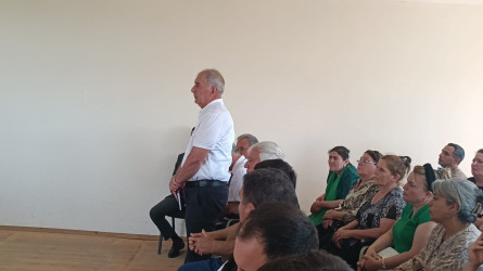 Füzuli Rayon İcra Hakimiyətinin başçısı Alı Alıyev Qazaxlar kəndində səyyar qəbul keçirdi!