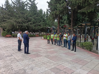 Füzuli RİH başçısı Alı Alıyev Horadiz şəhərində yerləşən “Qəhrəmanlar Parkı”nda aparılan təmizlik və abadlıq işləri ilə tanış oldu!