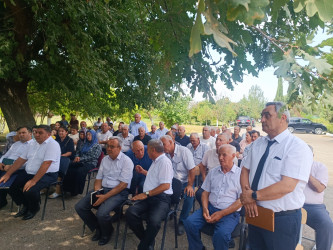 Füzuli Rayon İcra Hakimiyyətinin başçısı Alı Alıyev Aşağı  Yağlıvənd kəndində səyyar qəbul keçirdi.