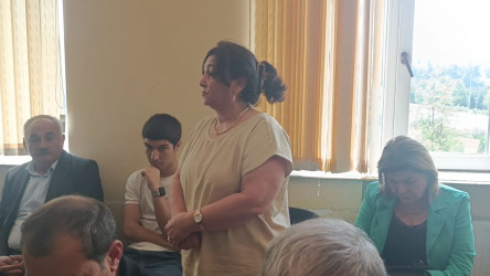Füzuli RİH başçısı Alı Alıyev Gəncə şəhərində müvəqqəti məskunlaşıb yaşayan Füzuli rayonundan olan məcburi köçkünlərlə səyyar qəbul keçirdi!