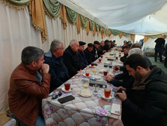 Füzuli RİH başçısı Alı Alıyev şəhid Elşad Hacıyevin anasının yas mərasimində iştirak etdi!