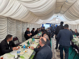 Füzuli Rayon İcra Hakimiyyətinin başçısı Alı Alıyev şəhid Qorxmaz Rəhimovun atası Tiflis Rəhimovun yas mərasimində iştirak etdi!