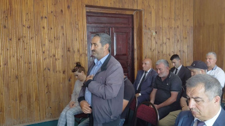 Füzuli RİH başçısı Alı Alıyev Cəlilabad rayonunda müvəqqəti məskunlaşıb yaşayan Füzuli rayonundan olan məcburi köçkünlərlə səyyar qəbul keçirdi!