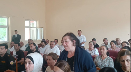 Füzuli Rayon İcra Hakimiyətinin başçısı Alı Alıyev İkinci Zobucuq qəsəbəsində səyyar qəbul keçirdi!