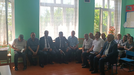 Füzuli Rayon İcra Hakimiyətinin başçısı Alı Alıyev Əhmədalılar kəndində səyyar qəbul keçirdi!