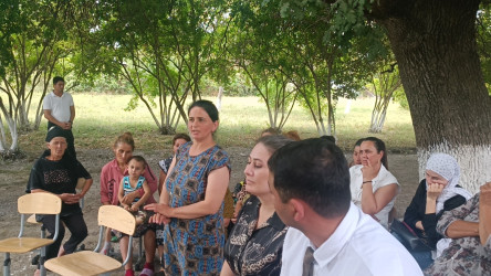 Füzuli Rayon İcra Hakimiyyətinin başçısı Alı Alıyev Aşağı  Yağlıvənd kəndində səyyar qəbul keçirdi.