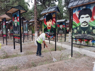 Füzuli RİH başçısı Alı Alıyev Horadiz şəhərində yerləşən “Qəhrəmanlar Parkı”nda aparılan təmizlik və abadlıq işləri ilə tanış oldu!