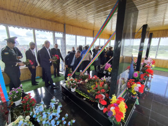 Vətən Müharibəsinin şəhidi Əliyev Nohəl Əlqəmə oğlunun məzarı və ailəsi ziyarət olundu!
