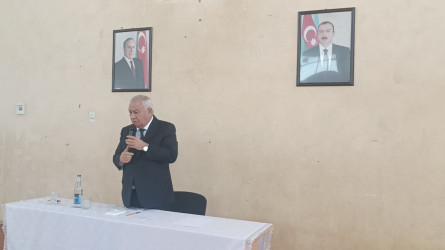 Füzuli RİH başçısı Alı Alıyev İmişli rayonunda müvəqqəti məskunlaşıb yaşayan Füzuli rayonundan olan məcburi köçkünlərlə səyyar qəbul keçirdi!