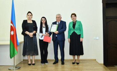 Ali məktəblərə yüksək nəticələrlə qəbul olunan tələbələr, eləcə də ali təhsil müəssisələrinə qəbul olunan və yeni tədris ilində birinci sinfə qədəm qoyacaq şəhid övladları ilə görüş keçirilib!