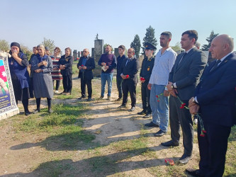 Vətən Müharibəsinin şəhidi Qasımov Hüseyn Kamil oğlunun məzarı və ailəsi anım günündə ziyarət olundu!